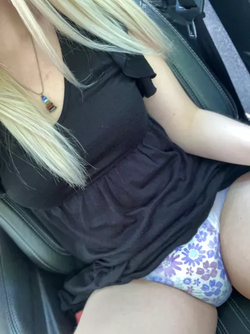 Thank you for 2000 followers 🥰🥰 your support means the world to me!! 🌎