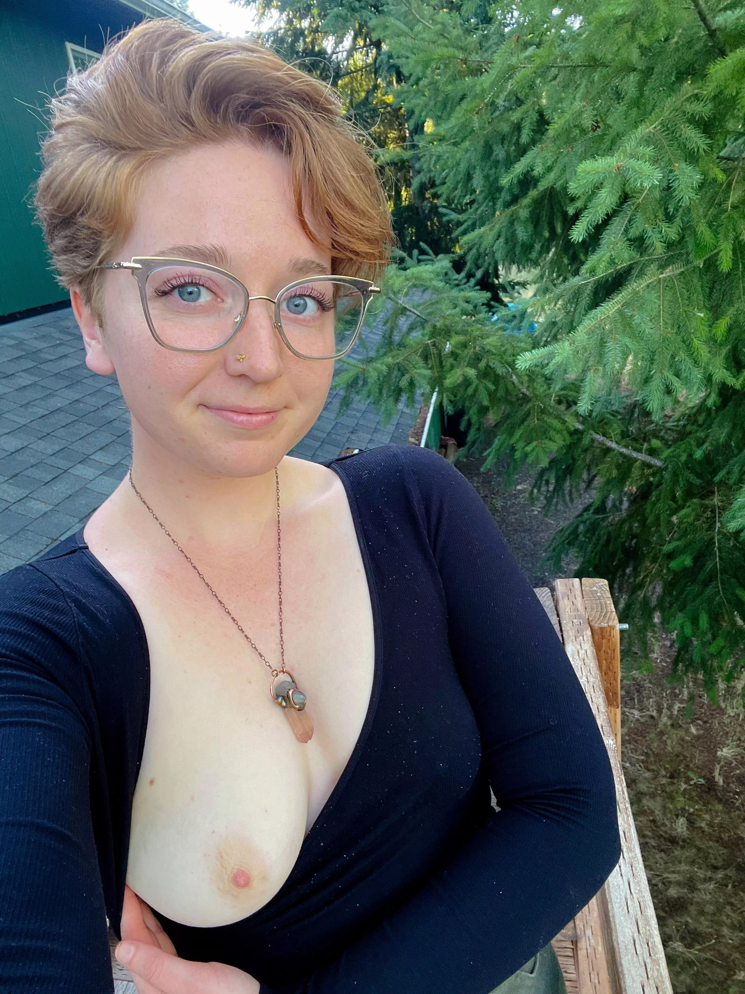 u/xolunaclaire on a small deck