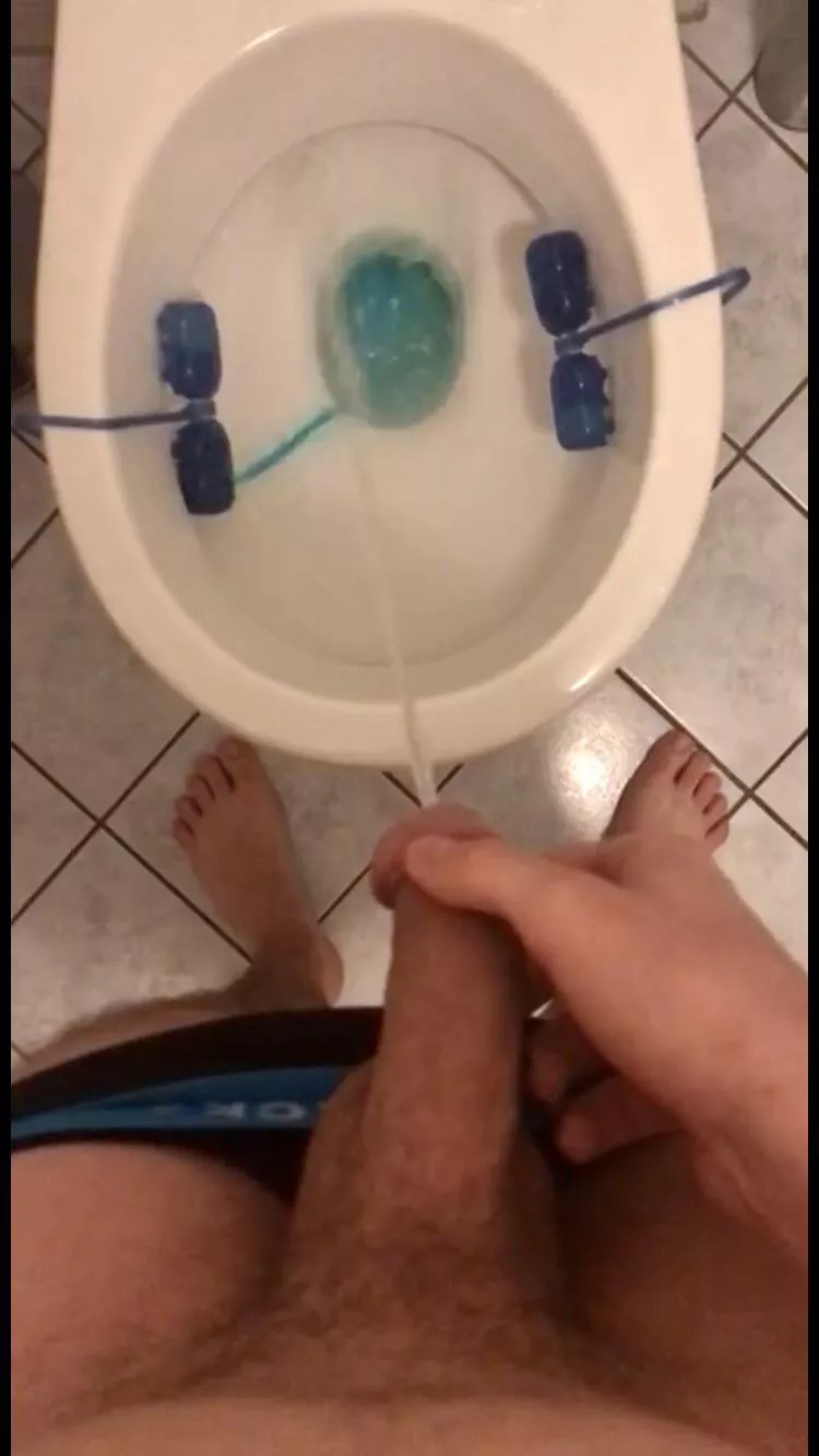 Wo wants to join me? DMs open 😈💦