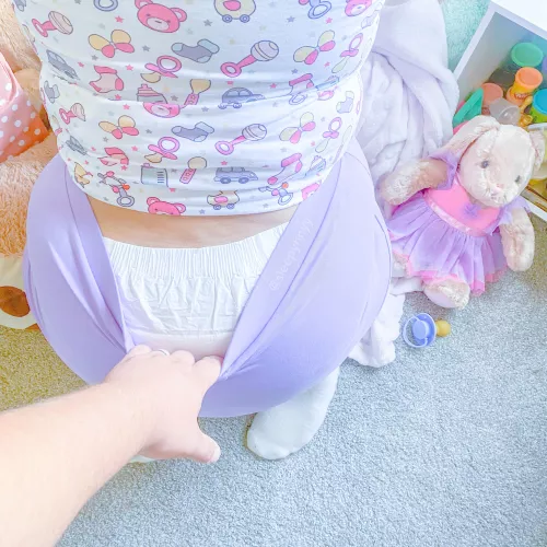 Yes daddy, I promise I don’t need a change yet! 😇💗