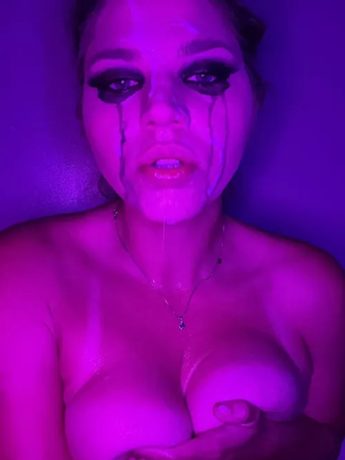 You know you're a cumslut when your night ends looking like this :)