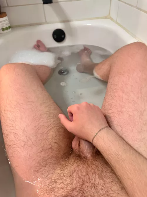 19 m - baths always get me horny