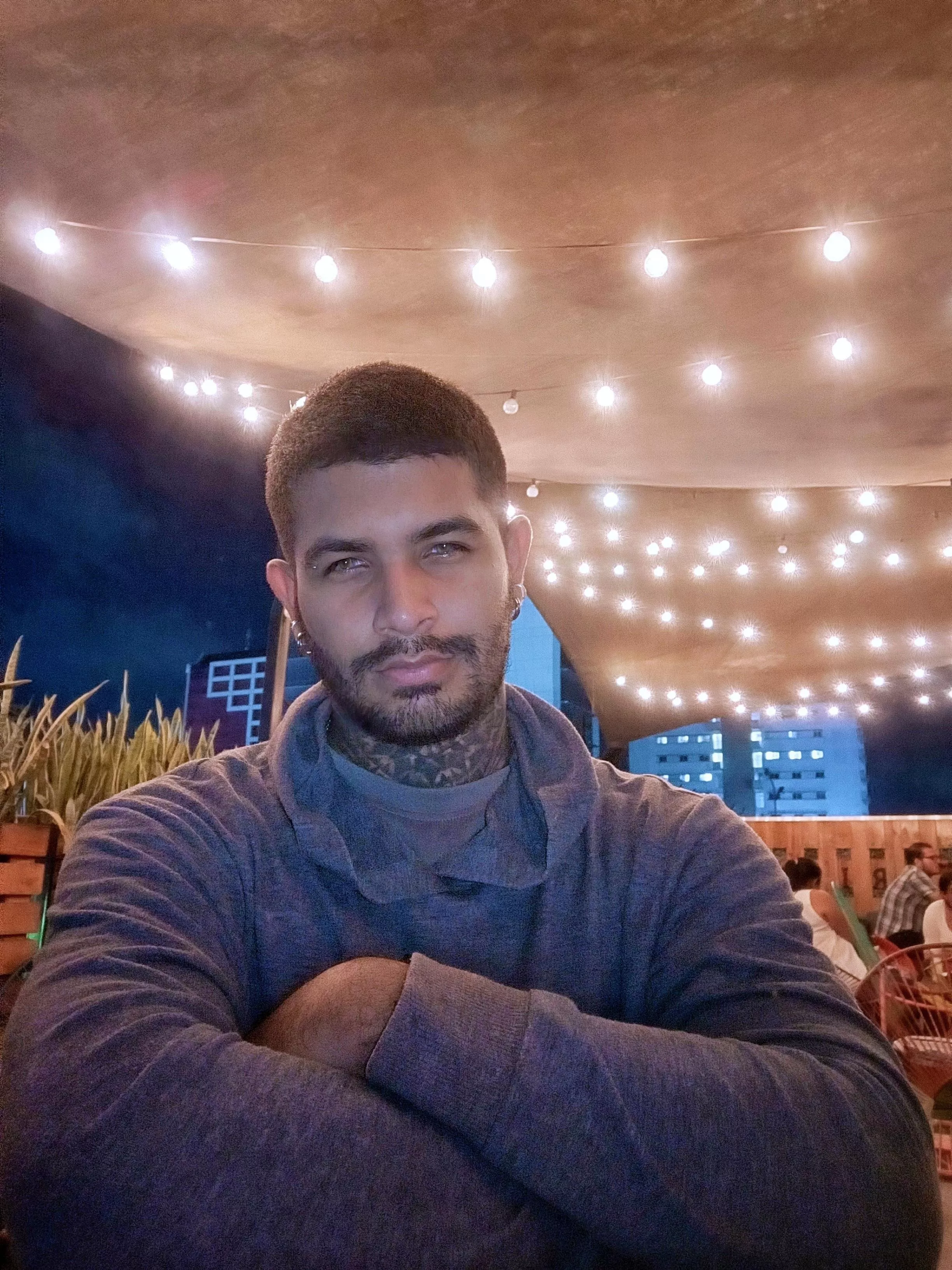 22 years old, Venezuelan. Hello.