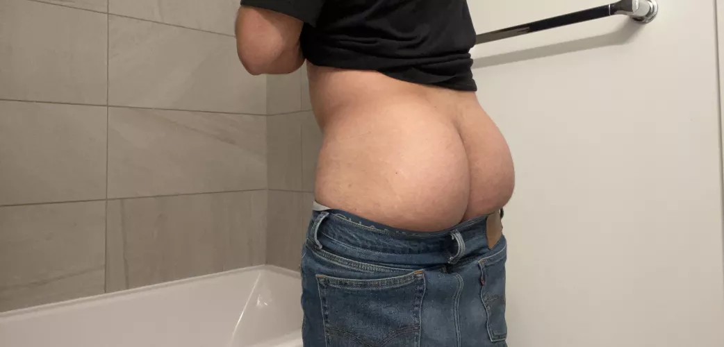 Been a stressful week, would appreciate a massage with HE