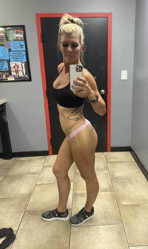Gym selfie to show how hard this 39 year old Mom has been working!