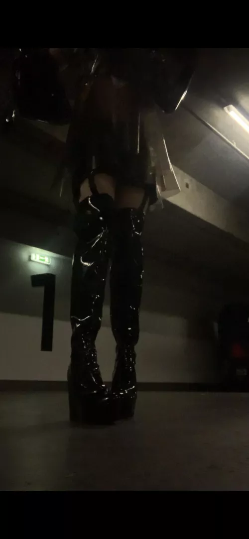 Had some shiny platforms on today 🖤