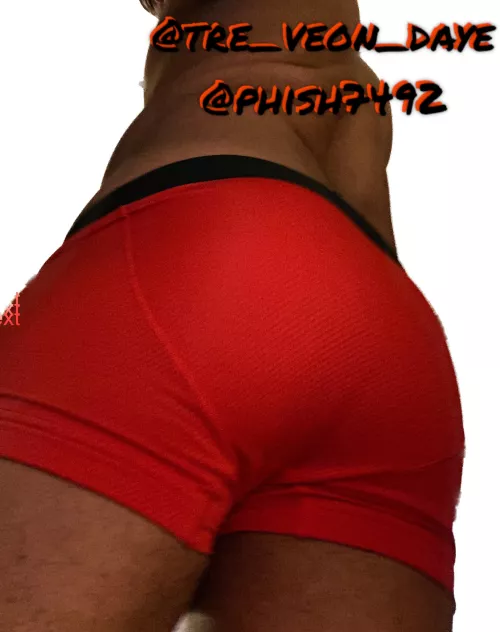 Happy Hump Day! Show those man lumps 🍑💦💦🔥🍎💦💦🔥