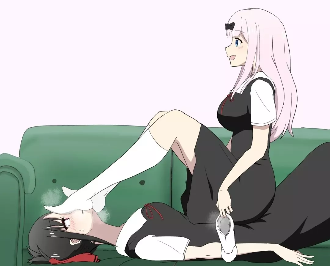 Hypnotized by her feet