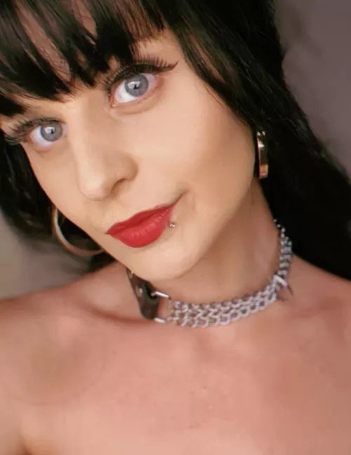 I look best with a collar