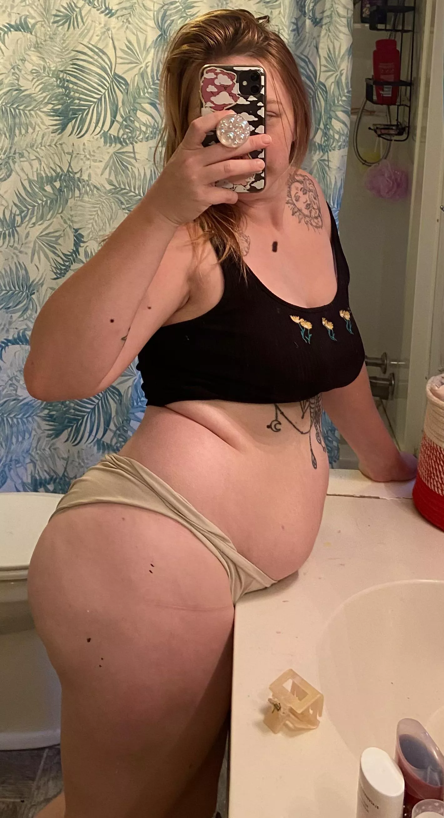 I need a permanent belly holder 😙