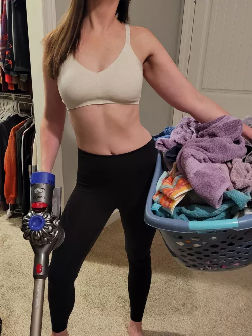 Looking like a hot housewife [F]