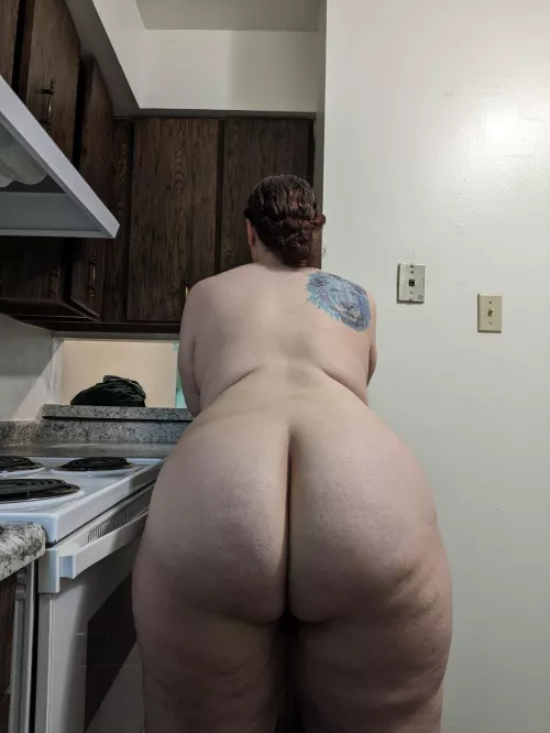 My ass is bigger than this kitchen