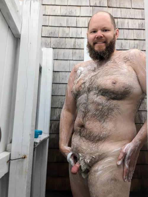 Outdoor Shower is one of my favorite vacation vacation perks.
