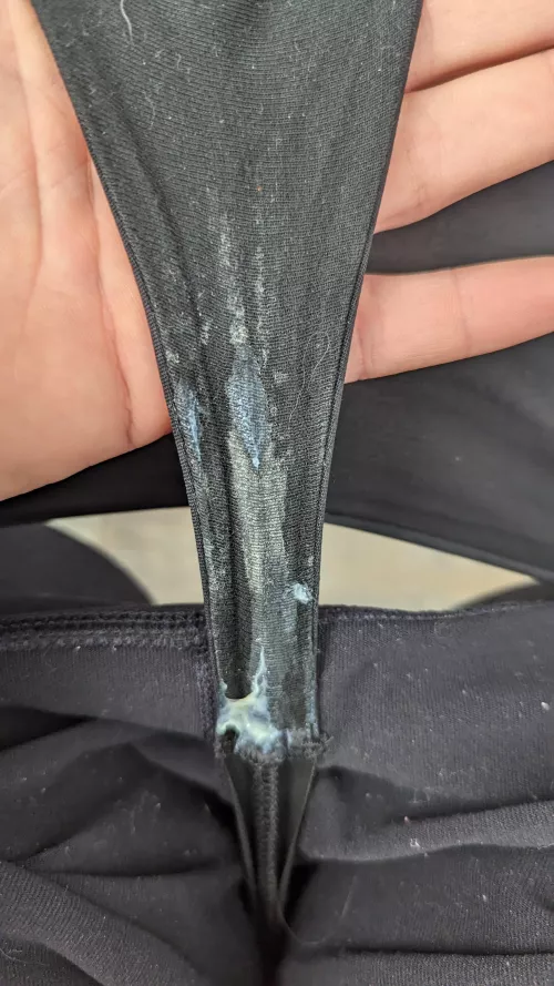 [selling][us] My black panties are so creamy!