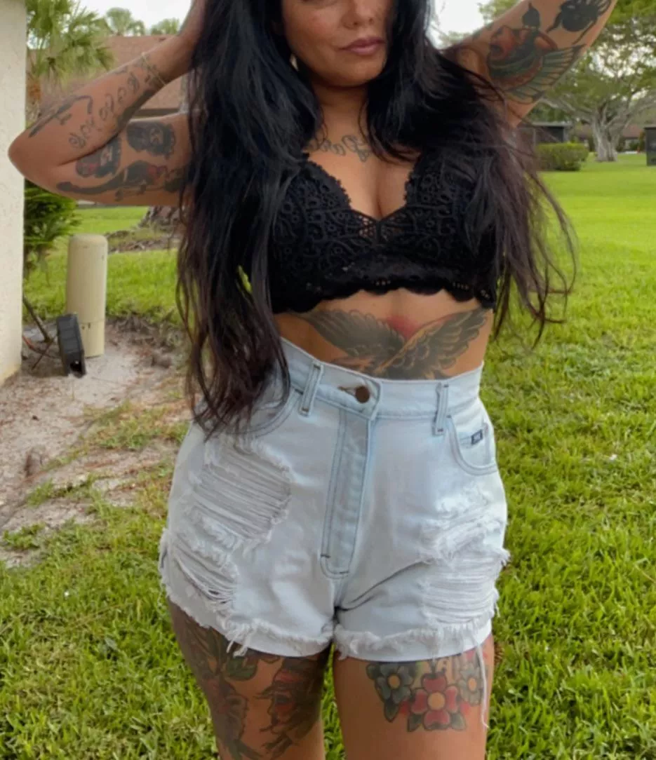 Women of color have beautiful skin, gorgeous hair, and mesmerizing eyes.