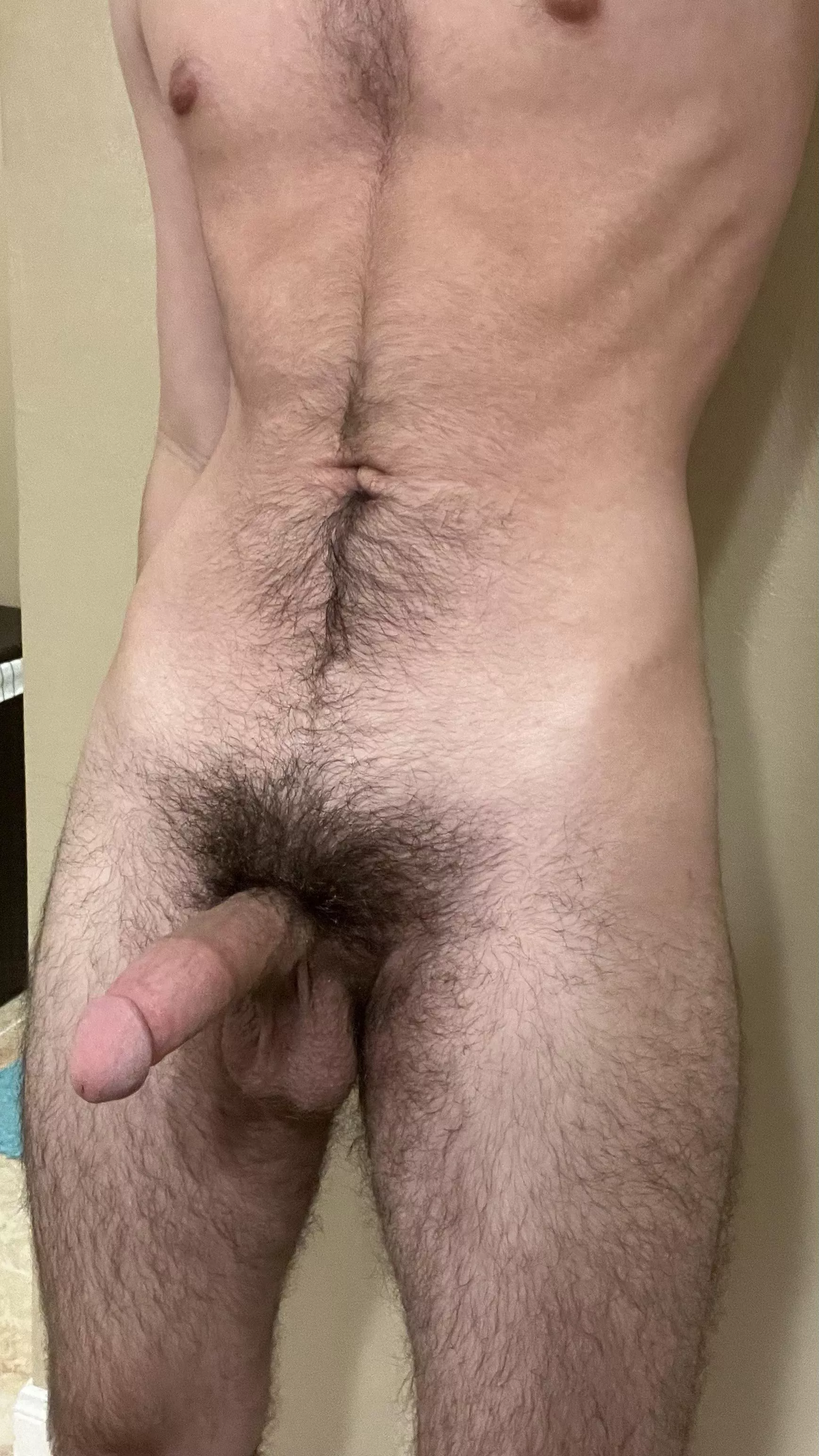 18yo keeping it hairy