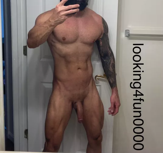 [41] Anyone into fit, tattooed dads?