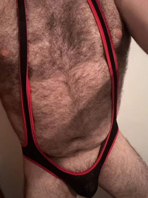 Anyone wana chat with a too big too hairy guy?
