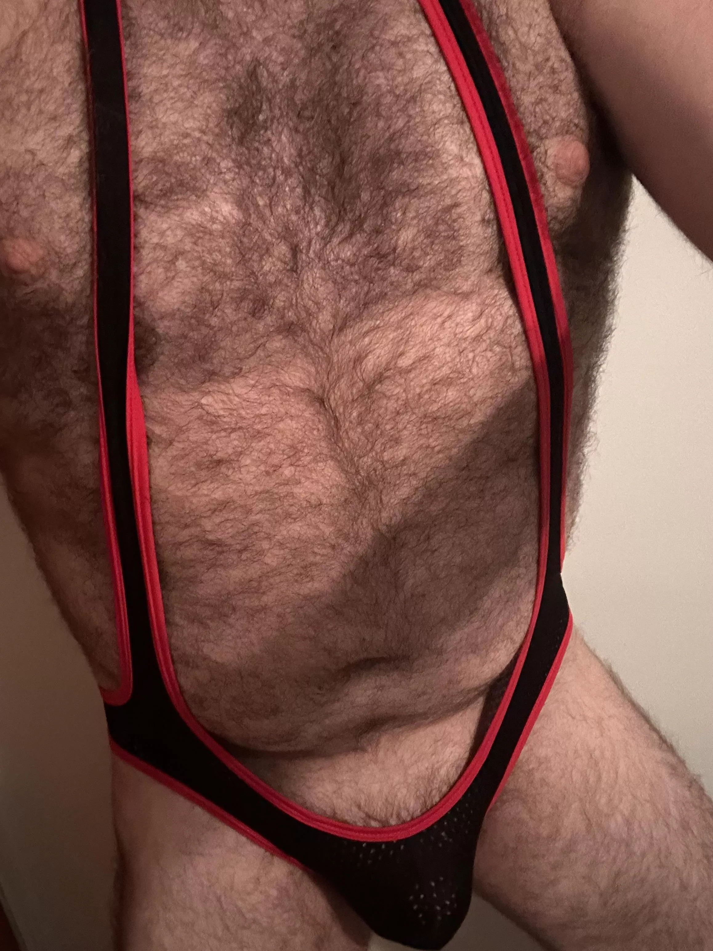 Anyone wana chat with a too big too hairy guy?