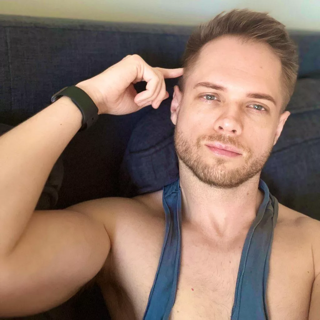 Barely made it to Friday I feel like. Hope everyone has had a good week! ☺️ What’s everyone up to this weekend?