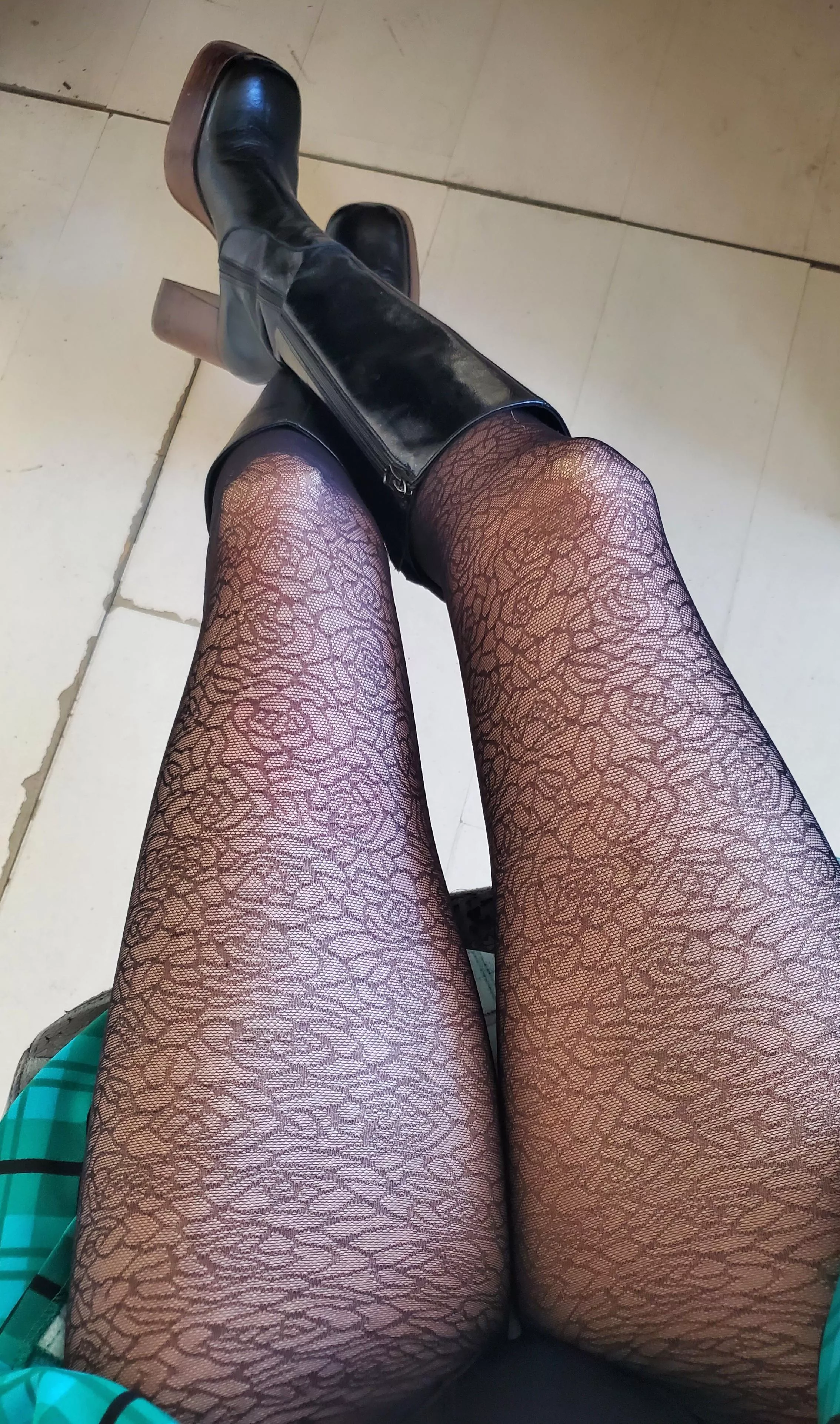 Flower pattern and boots <3