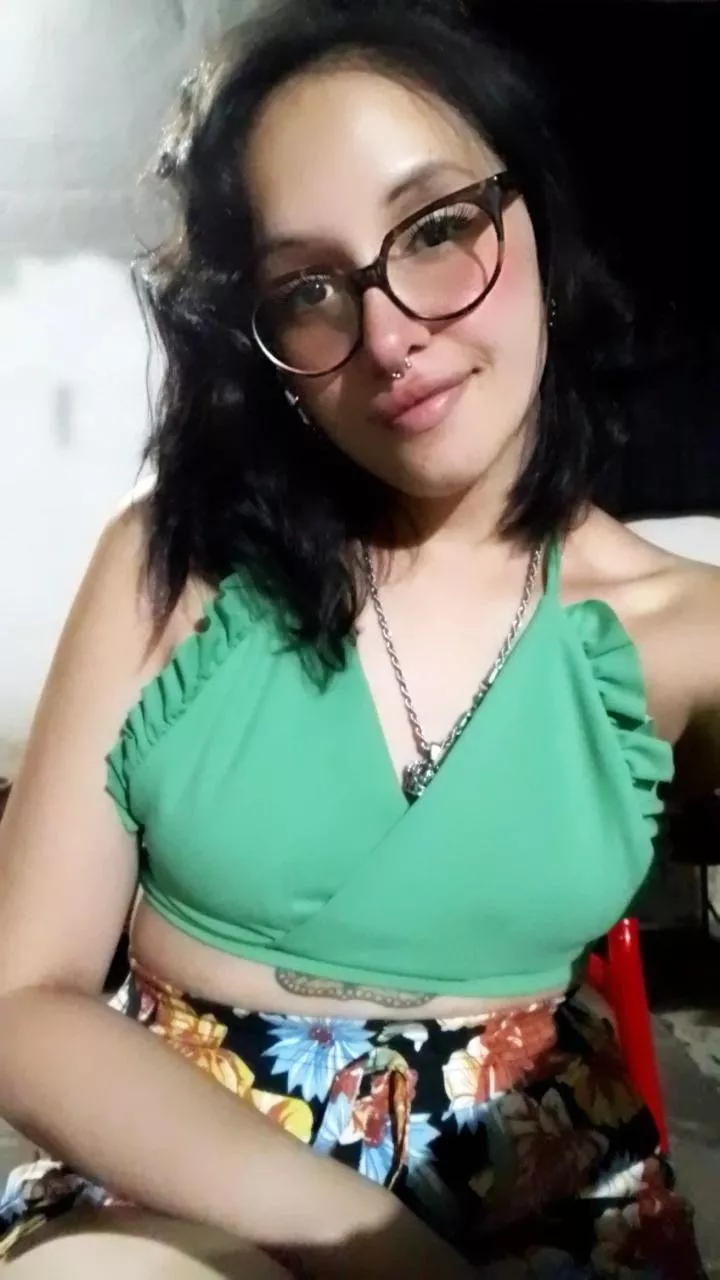 I ate too much today and my short is small