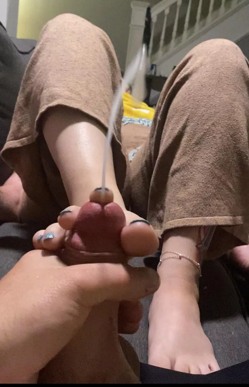 I love when my toes make him cum hard
