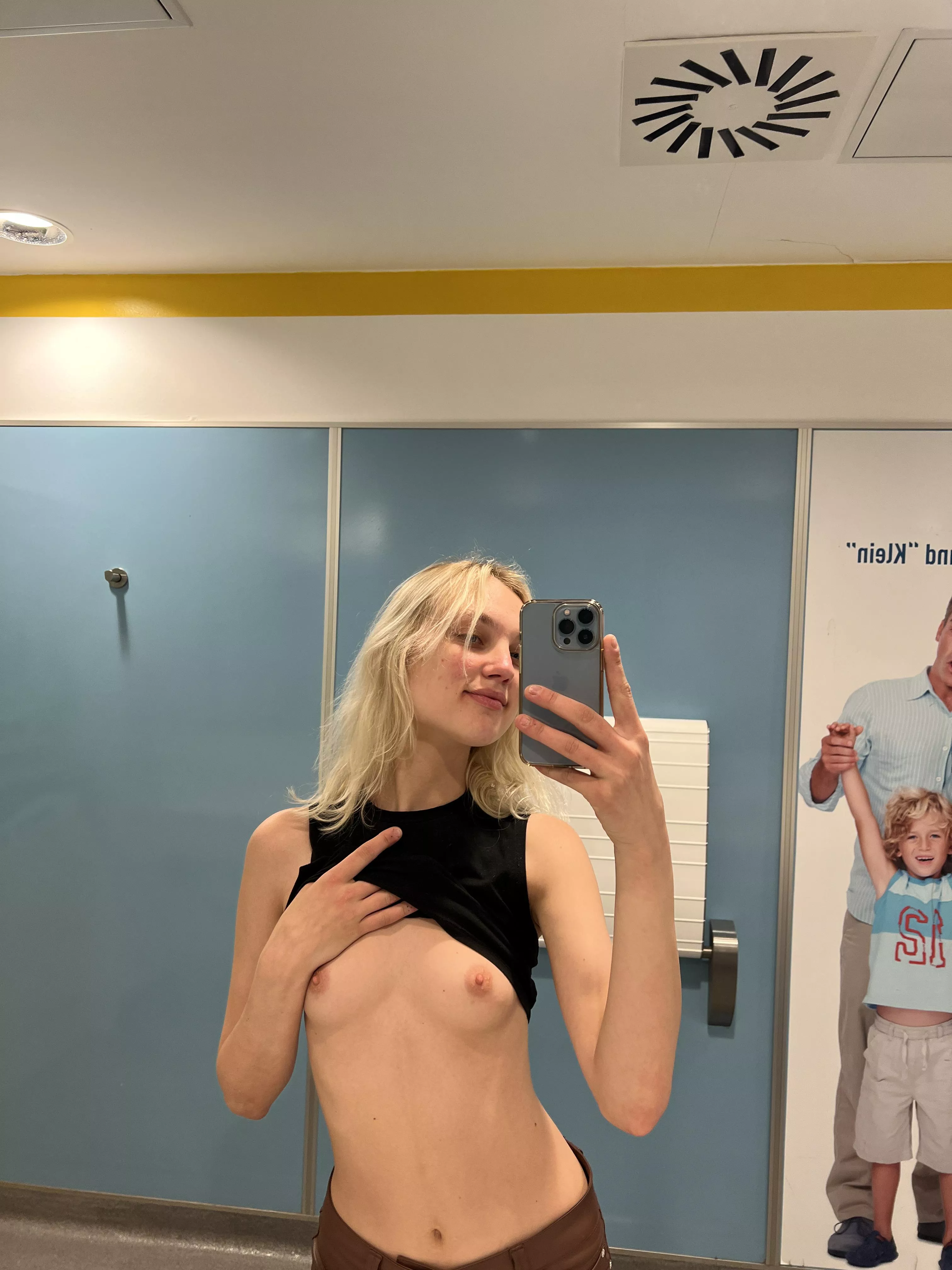 Just a selfie 🤩🤳