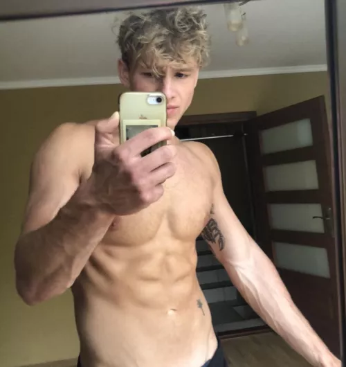 Kiss me if I’m wrong, but is your name Easy Bottom?