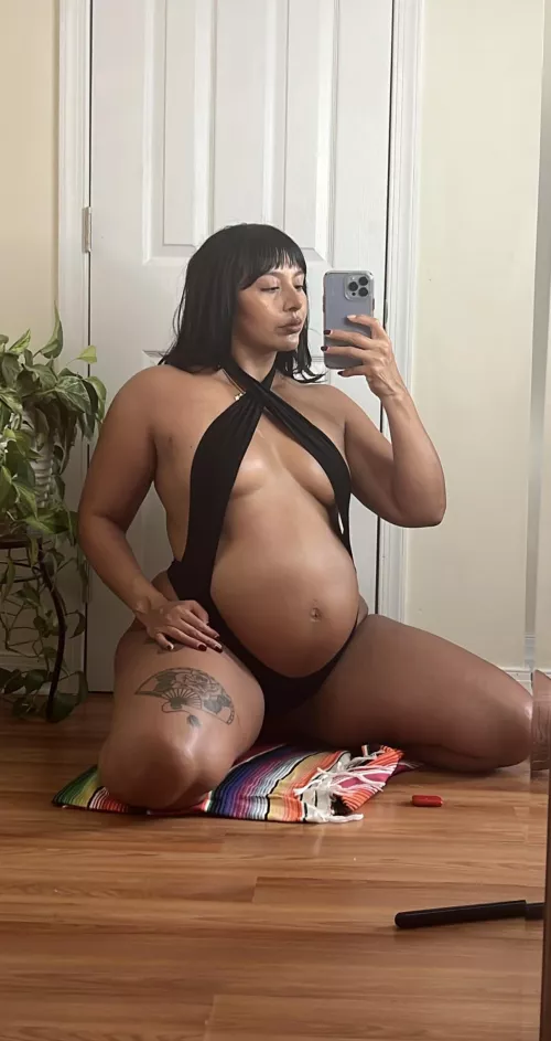 Loving my pregnant golden body