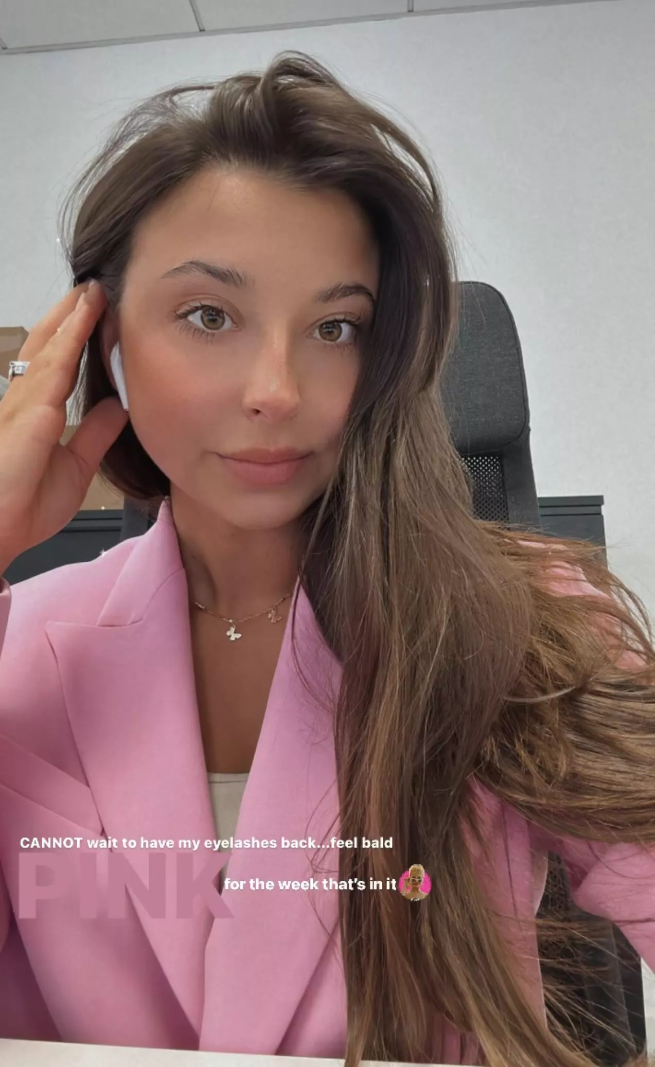 Pink office teen