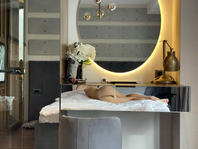 reflection in the mirror as a separate art form