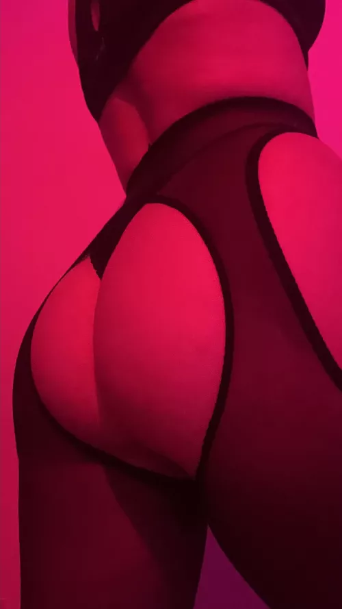 I'm like a pink panther, I like to be naughty