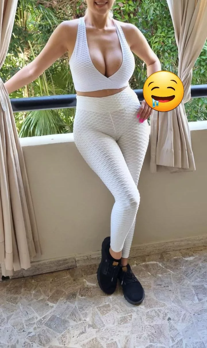 Ready to stop traffic jiji.