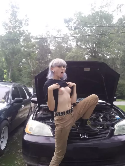 Tiny titty mechanic friend ;3