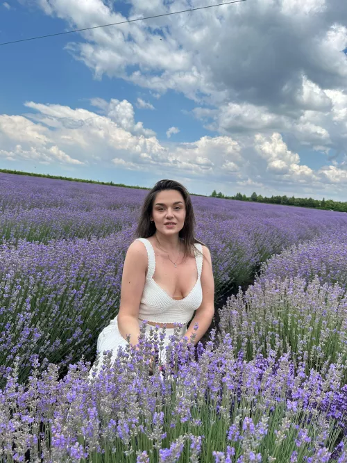 when breasts are visible from the neckline, it is attractive