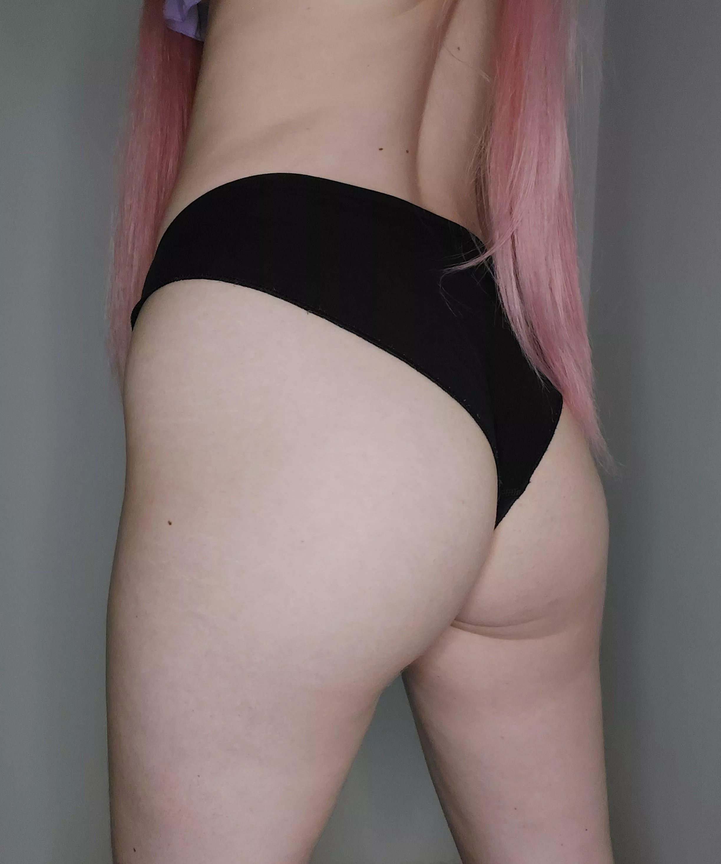 Working on my ass to get bigger 🙏