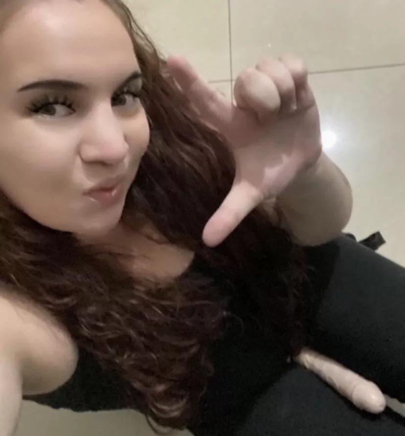 Your favorite fetish friendly & kinky bratty bully is offering brutal domination😈 I do custom [vid] [fet] friendly😇 [dom] sessions, [cam] [sct] & [pss] items, sessions & custom/Dropbox vids! [sext] [pty] [rate] [gfe] [aud] blowout sales