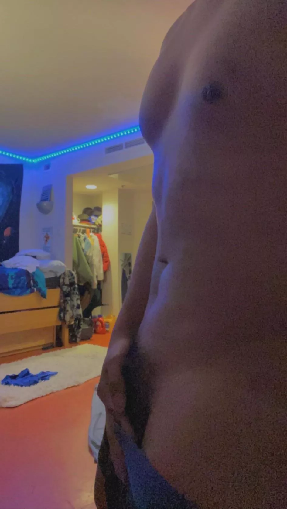 20 Latin guy, horny af . Looking to trade and jerk together, I’m horny af hmu. Let’s call and cum . live++verbal +. Add m_macias2823