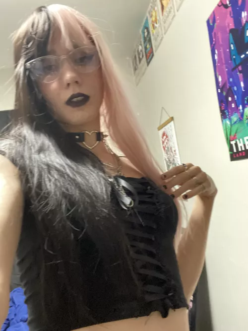 Am I pretty enough? 😖