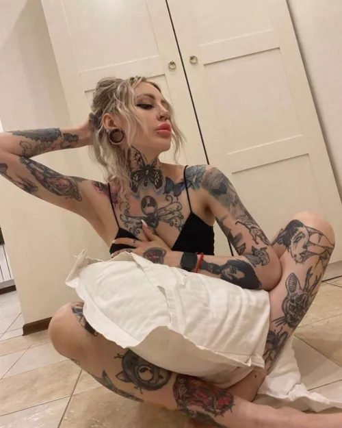 Breed me and suck on my titties