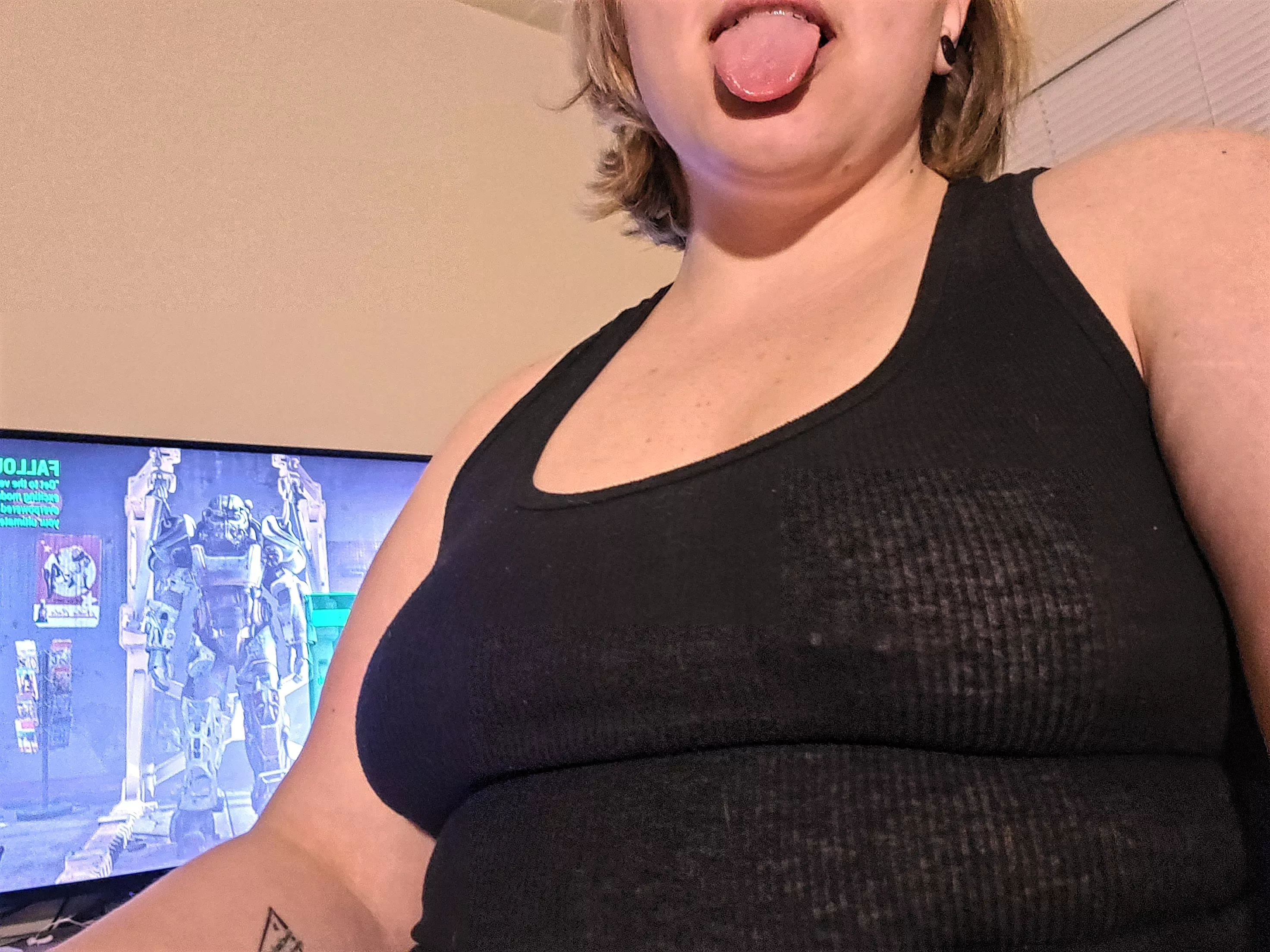 Fuck me while I play Fallout 😘