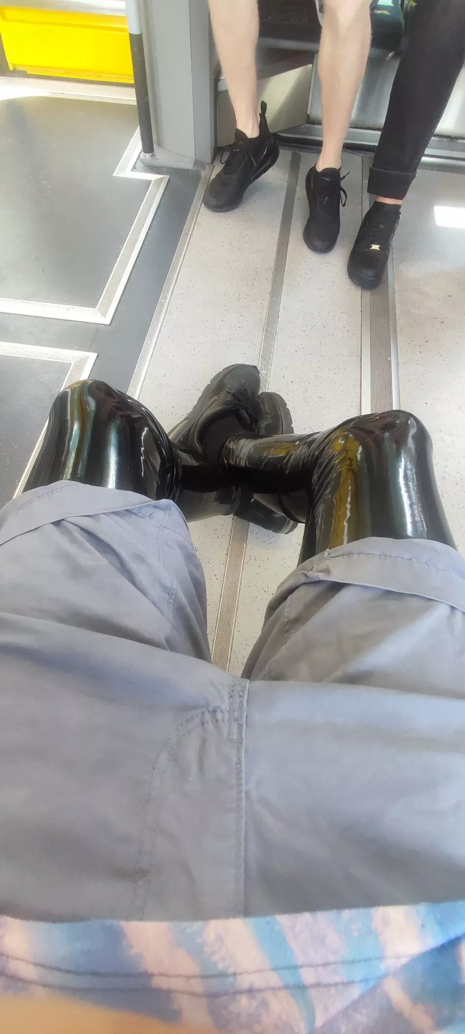 Got some nice shiny leggings yesterday