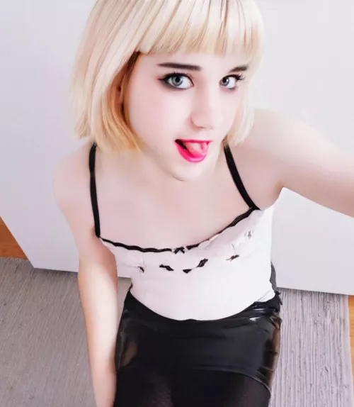 hope you like my pic 😘💕 am i cute enough ? 😊