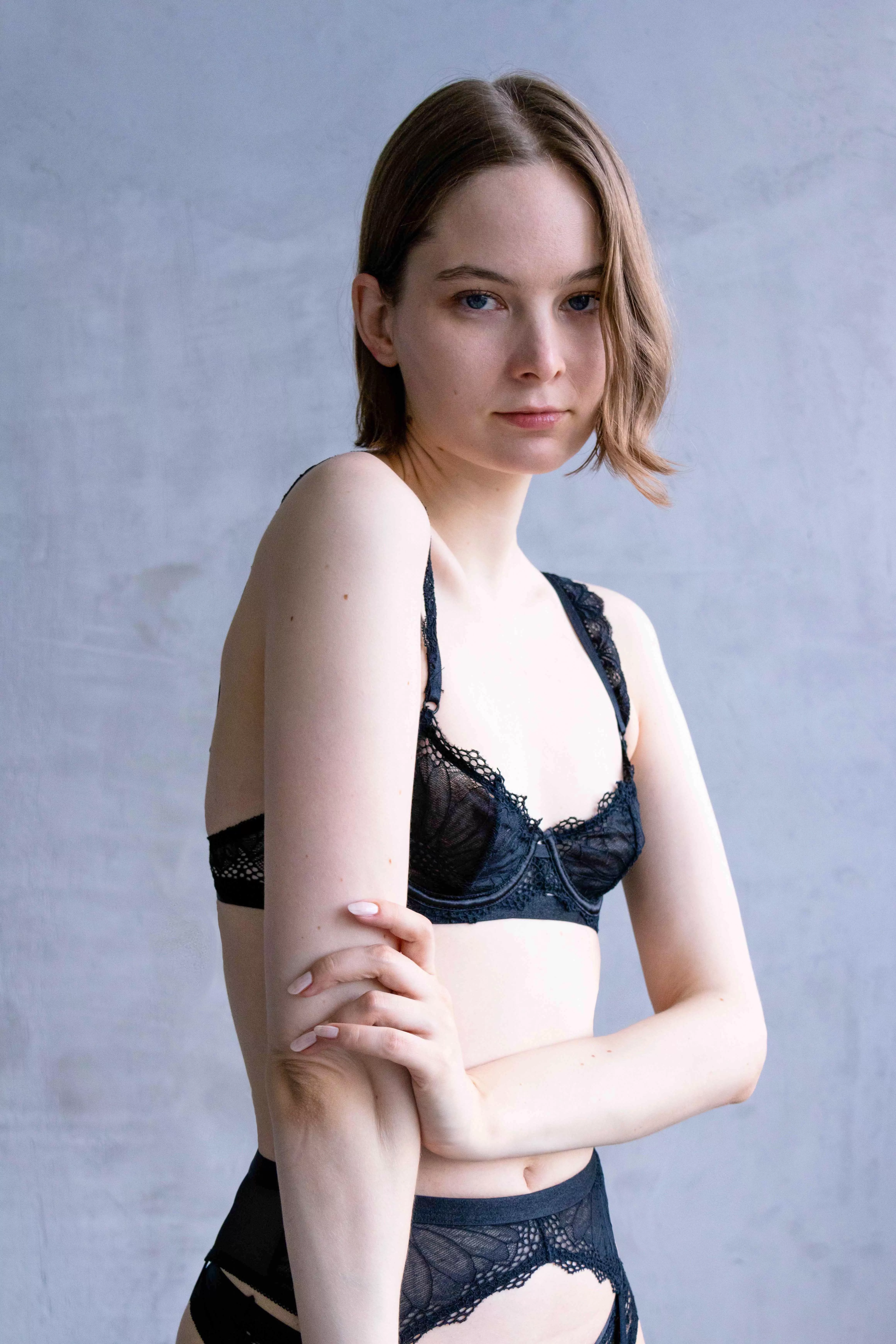 I love black lingerie (f)