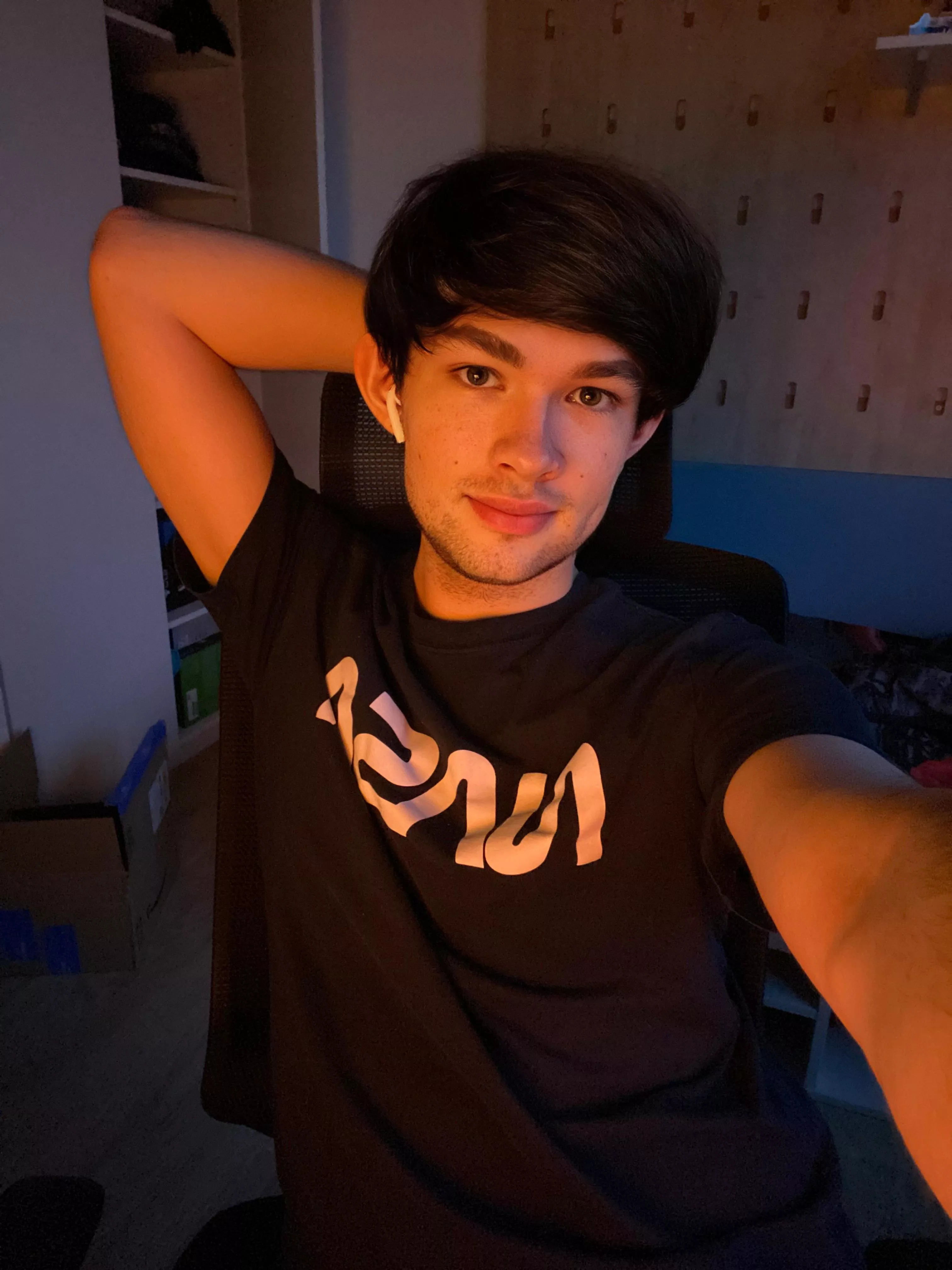 People keep saying that I look like a minor even though I’m 25. Perhaps it’s time to grow out a beard!