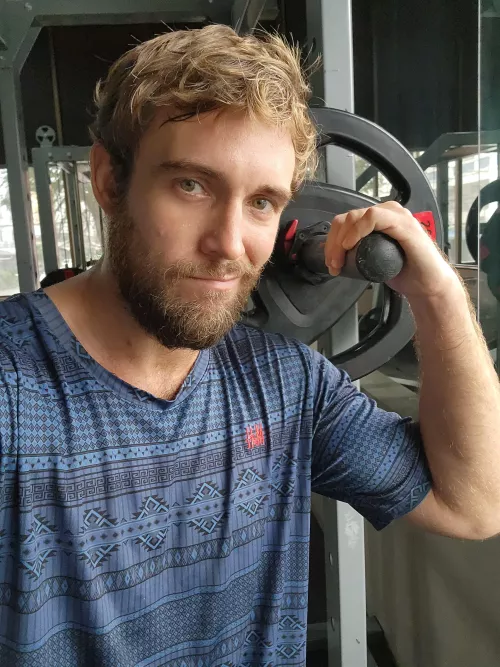 Push press times. Strength and honor ! Gogogo (bit sweaty on the face... you can understand)