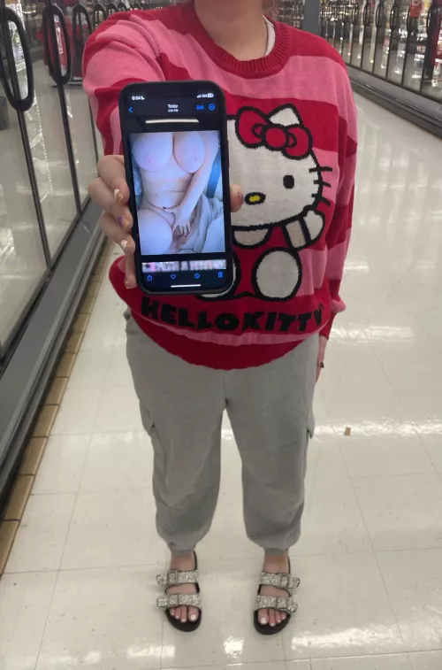 someone came down the aisle right after i pulled the pic up..