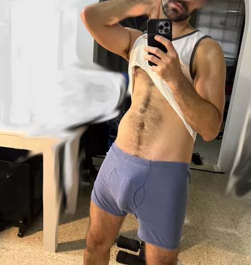 the lighting is doing the lifting but you can almost make out the main vein :P