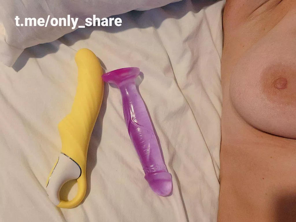 Wanna see me indulge in solo play?